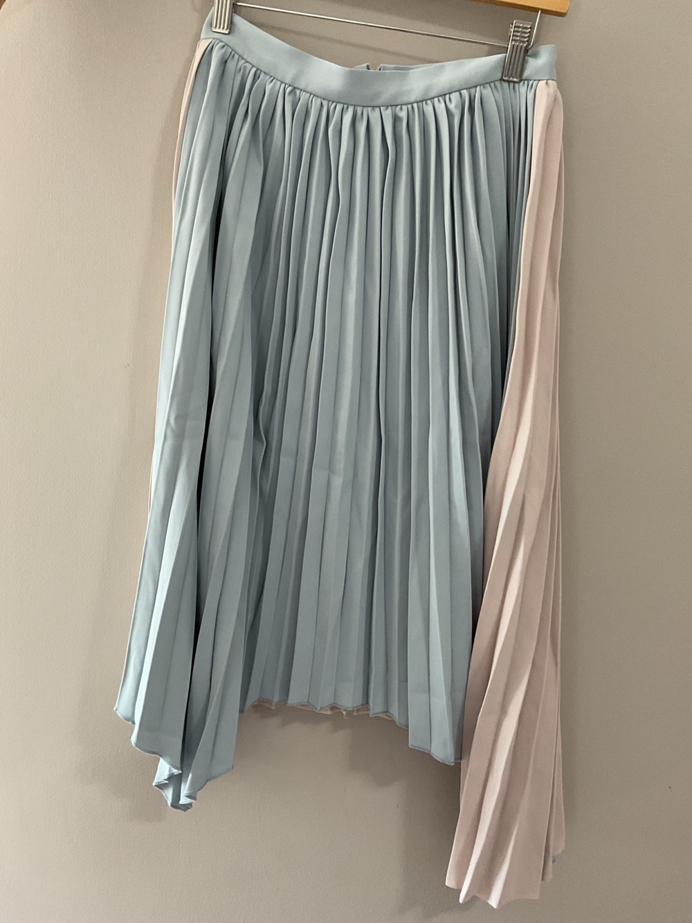 Commense Two-Tone Pleated Asymmetrical Midi Skirt — Light Blue & Pale Pink